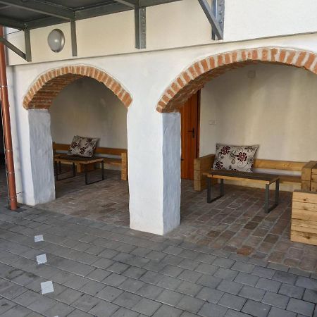 Rv Apartman Mikulov Bagian luar foto