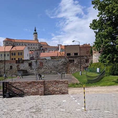 Rv Apartman Mikulov Bagian luar foto