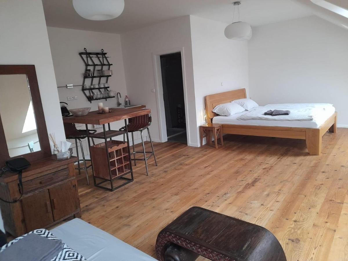 Rv Apartman Mikulov Bagian luar foto