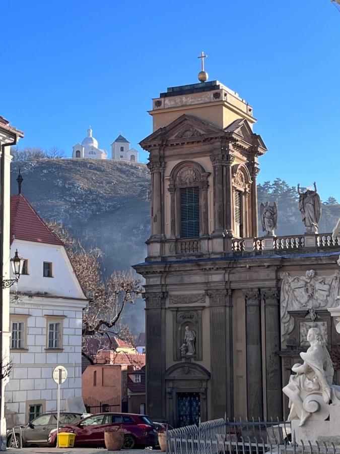 Rv Apartman Mikulov Bagian luar foto